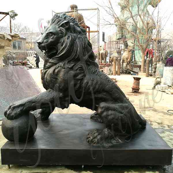 Elegant Life Size Bronze Lion Statue for Outdoor  Decoration M-205