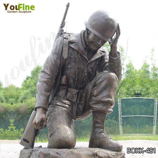 Custom Memorial Casting Bronze Kneeling Soldier Statue for Sale BOKK-481