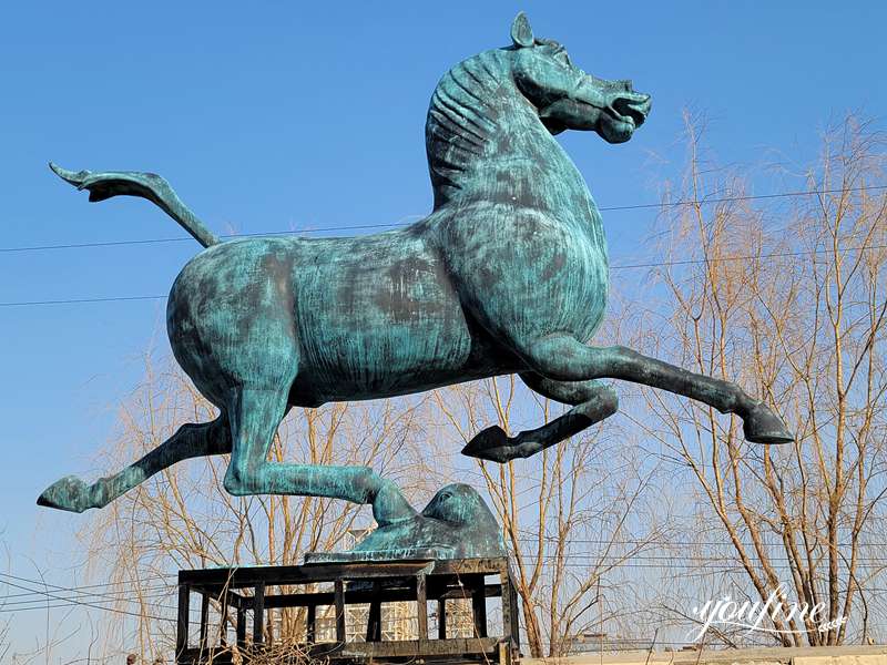 Bronze horse sculpture (2)