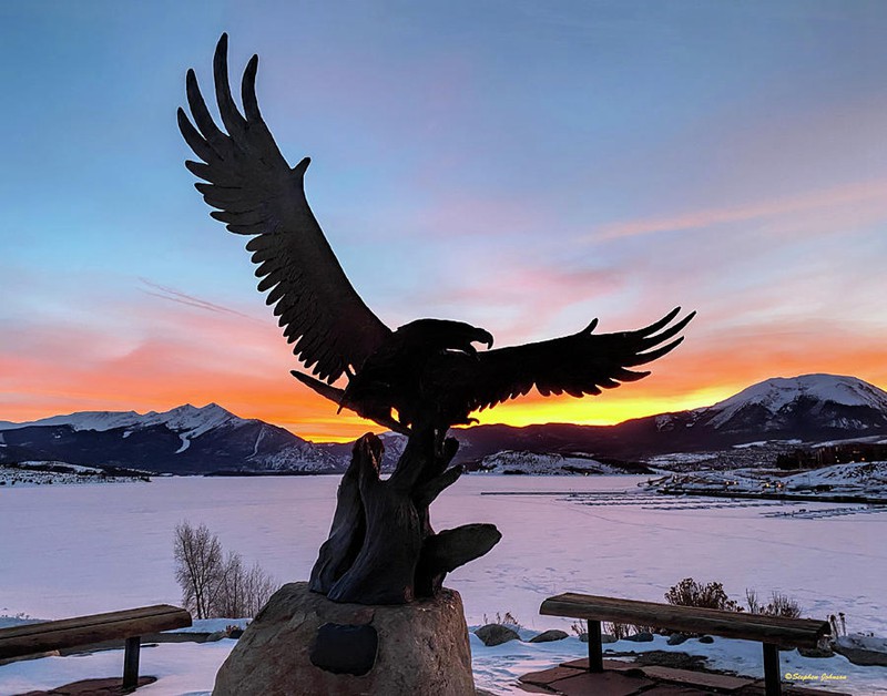 bald-eagle-statue-at-lake-dillon-stephen-johnson