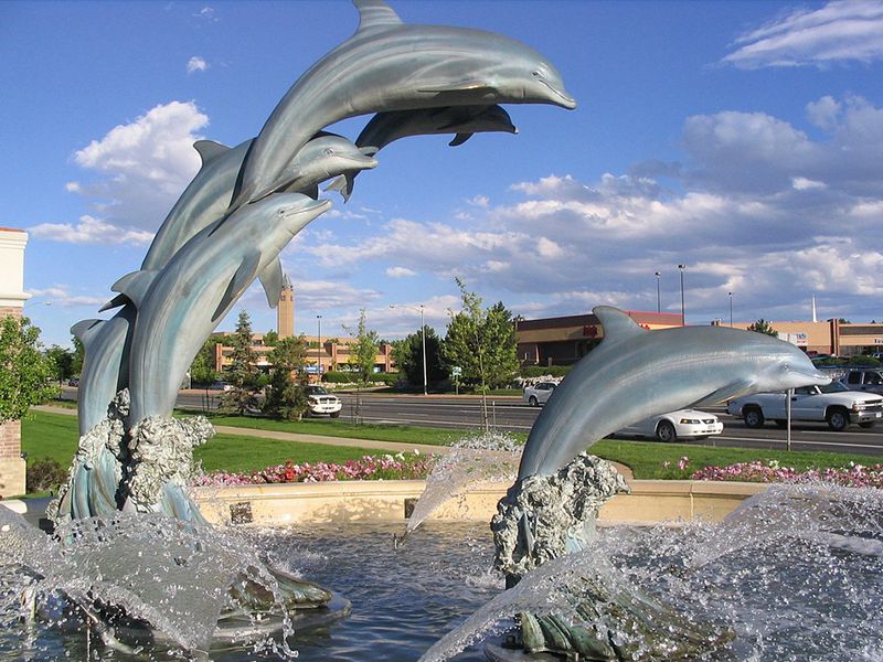 metal water fountain sculpture