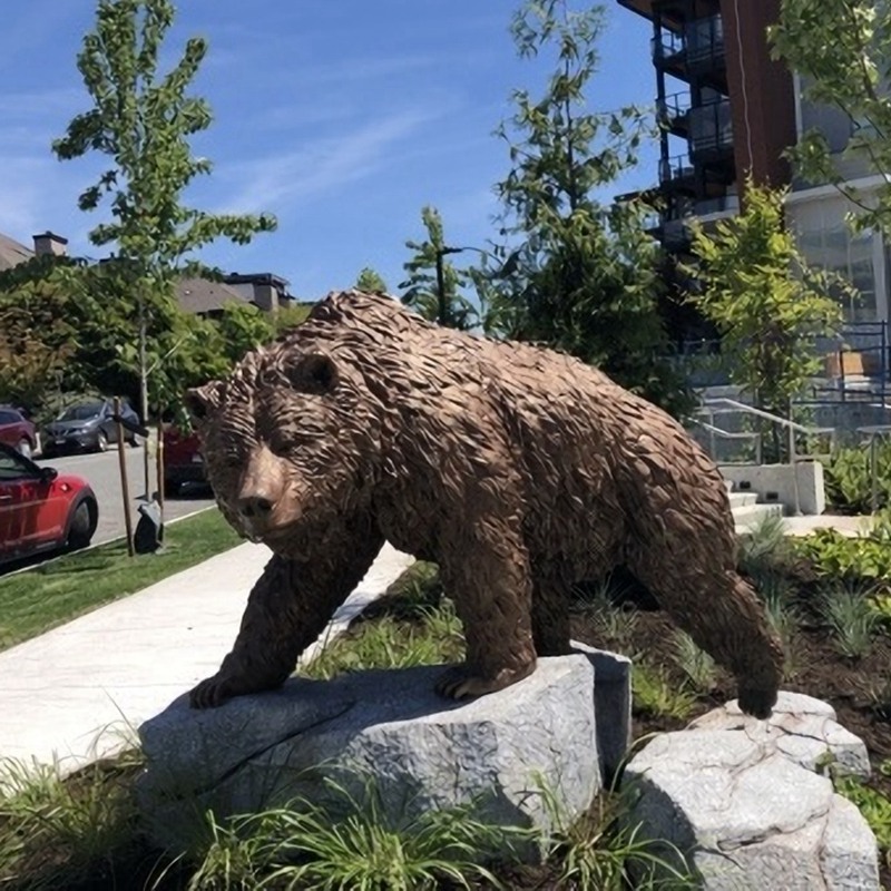 bronze bear statue (1)